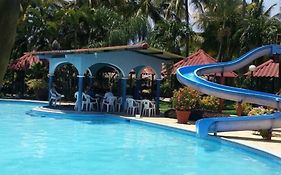 Hotel Santa Cruz Zacapa 3*